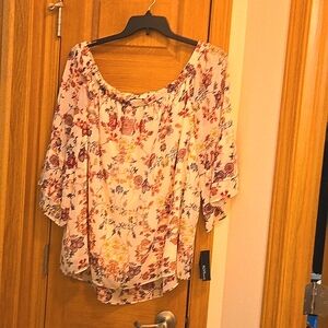 Beautiful NEW Alyx Top